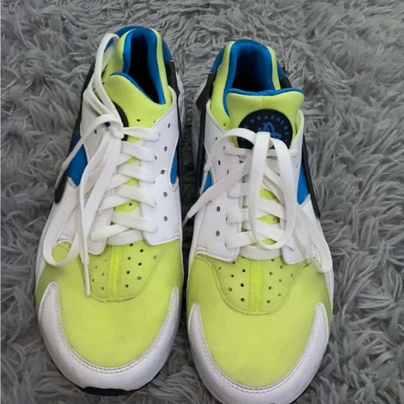 Nike “Volt” Huaraches - Picture 4 of 7